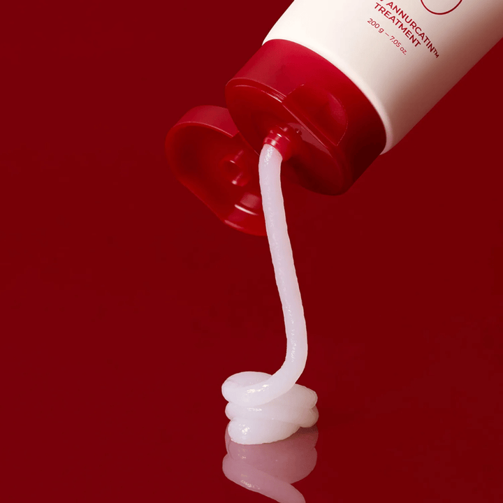 Consistance crémeuse de MOEV Annurcatin Treatment – formule riche qui enveloppe chaque cheveu d'humidité et de nutrition pour des cheveux soyeux et forts.