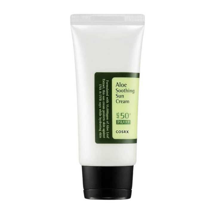 COSRX Aloe Soothing Sun Cream SPF 50+ PA+++ dans un tube blanc avec un bouchon noir – crème solaire avec aloe vera qui protège et apaise la peau.