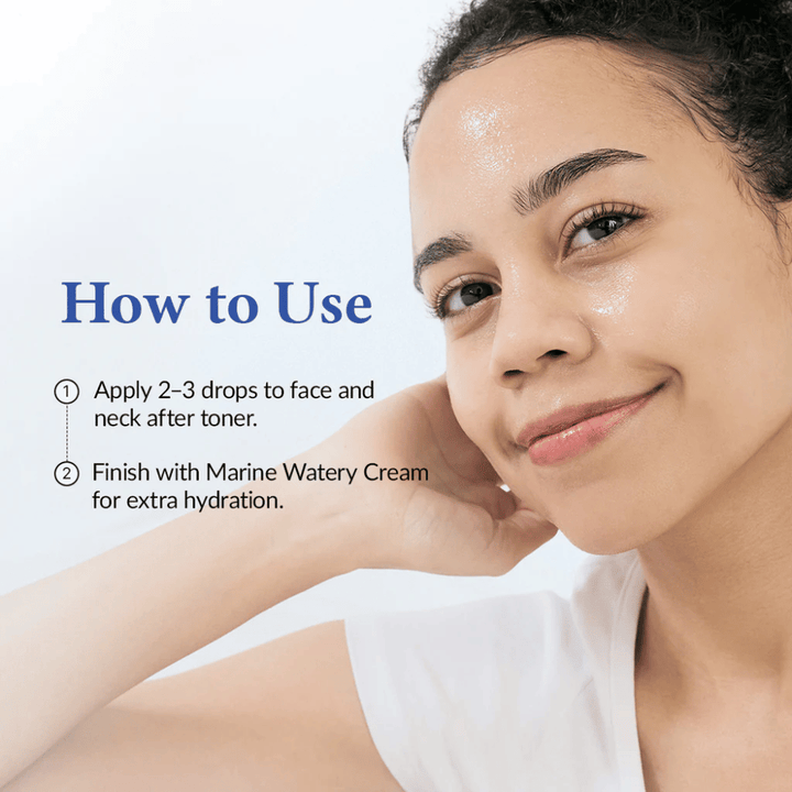 Femme avec une peau hydratée et éclatante ayant appliqué le sérum. Image montrant comment Dr. Althea Aqua Marine Deep Serum est utilisé après le toner pour une hydratation intensive et un éclat sur le visage et le cou.