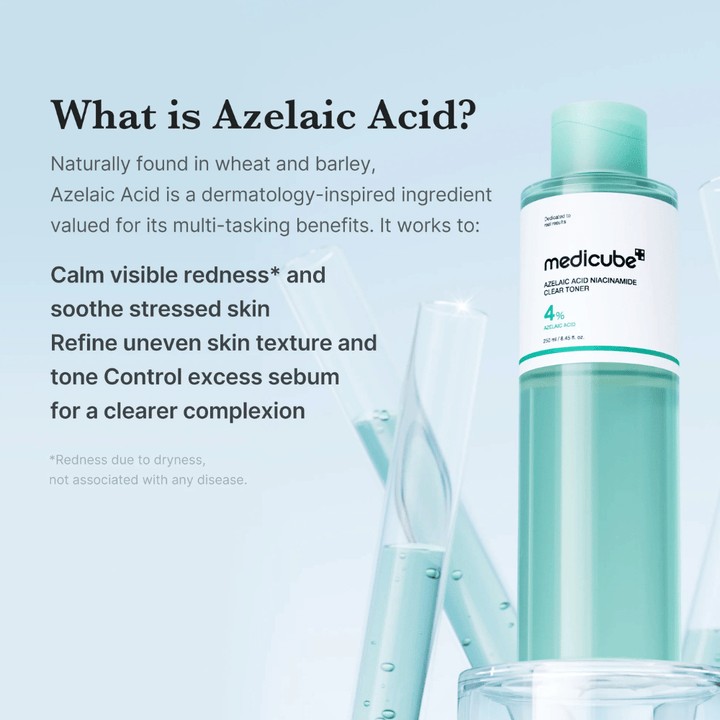 Medicube Azelaic Acid Niacinamide Clear Toner avec 4% d’acide azélaïque qui aide à apaiser les rougeurs, unifier le teint et contrôler l’excès de sébum pour une peau plus nette.