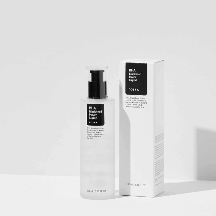 COSRX BHA Blackhead Power Liquid 100 ml avec emballage – sérum facial exfoliant avec BHA qui combat les points noirs et l'excès de sébum.