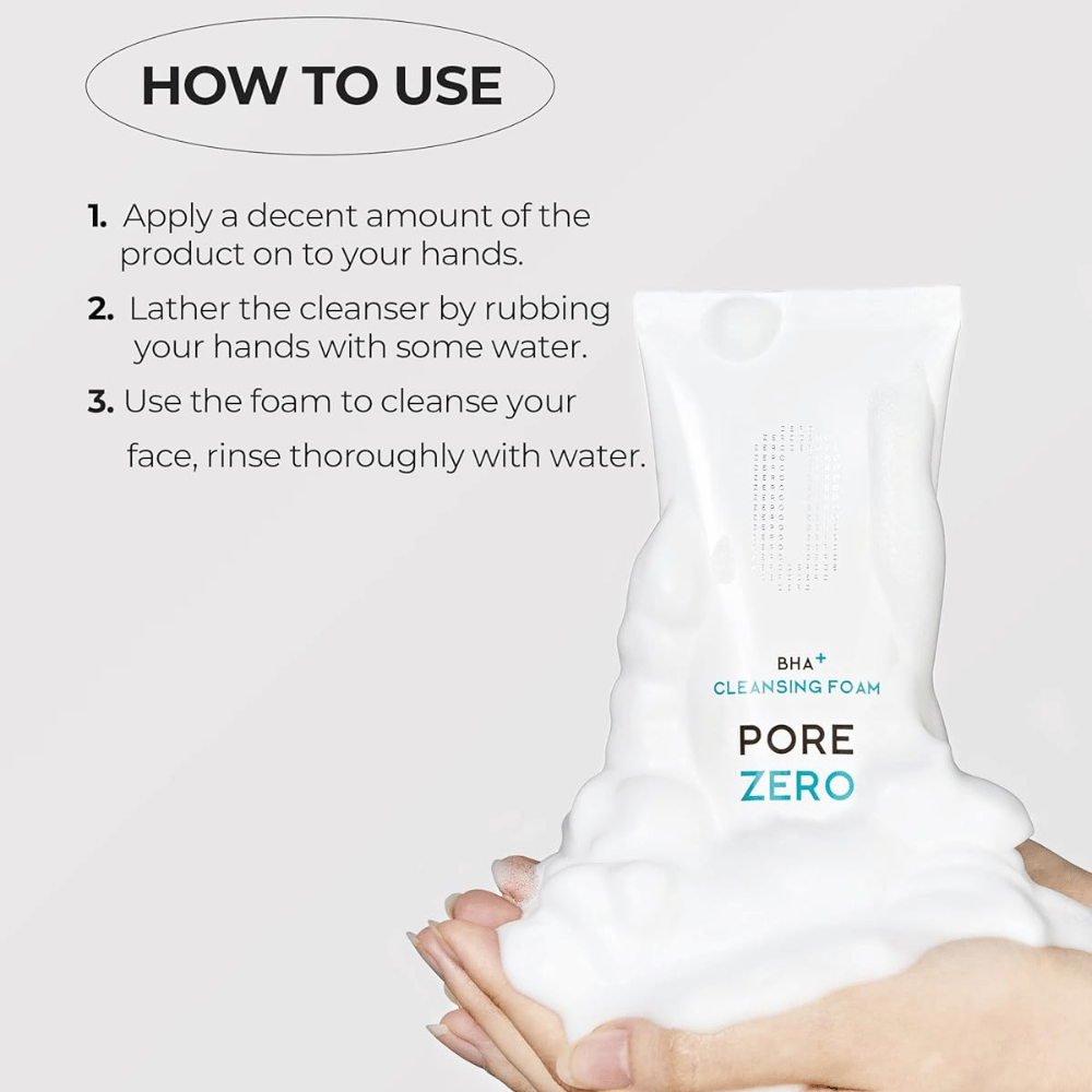 Image d’instructions montrant comment utiliser Be The Skin BHA+ Pore Zero Cleansing Foam étape par étape. Le produit est présenté avec une mousse abondante pour mettre en avant le nettoyage doux et moussant.