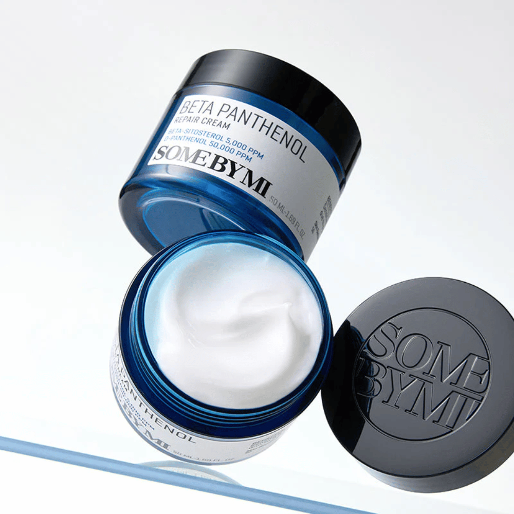Pot ouvert avec SOME BY MI Beta Panthenol Repair Cream – formule riche et douce pour la réparation de la peau et l'équilibre hydrique.
