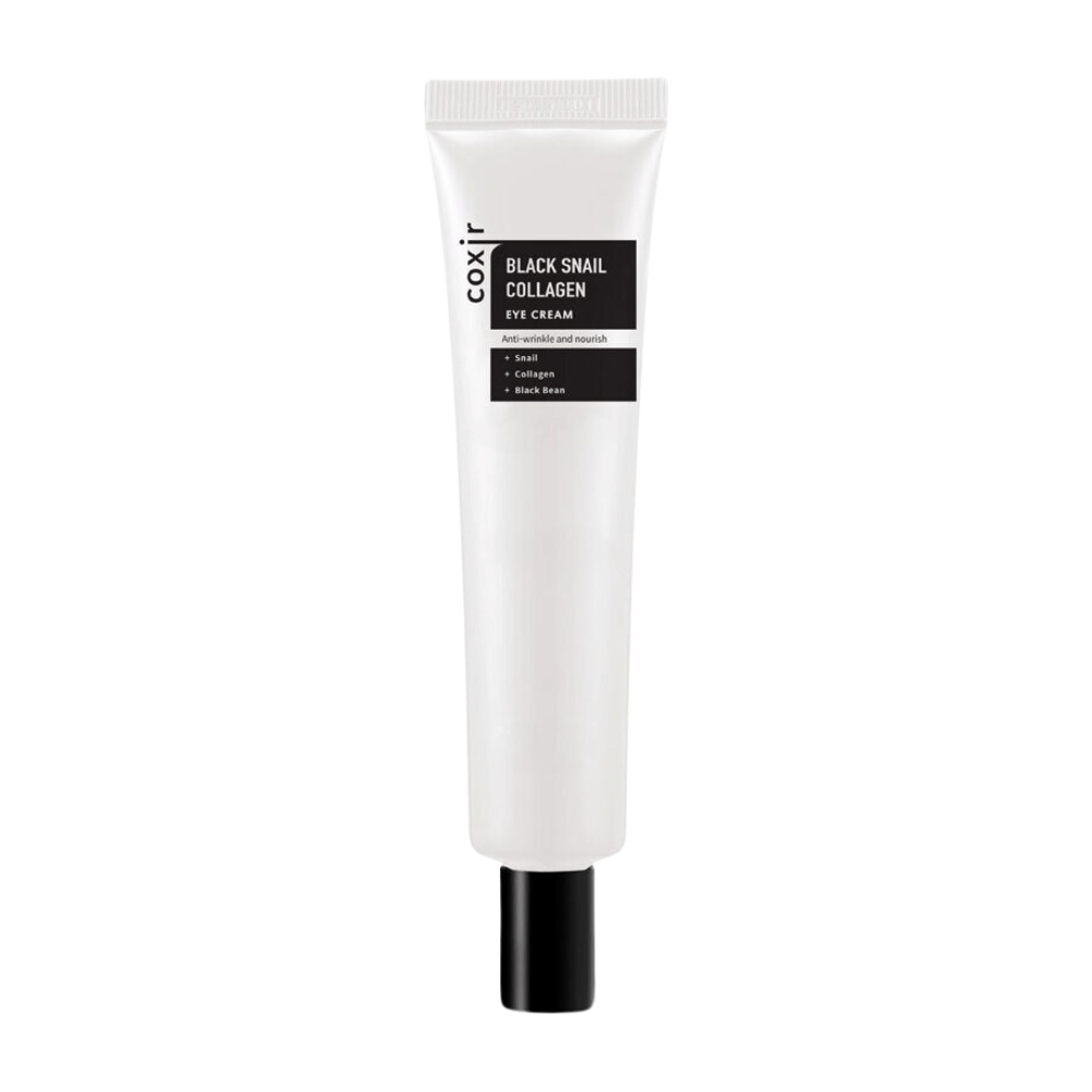 L'image montre un tube de "Black Snail Collagen Eye Cream", une crème pour les yeux qui met en avant des ingrédients comme l'extrait d'escargot, le collagène et le haricot noir. Ces ingrédients sont connus pour leurs propriétés anti-rides et nourrissantes. Le produit est conçu pour hydrater et soigner la peau sensible autour des yeux.