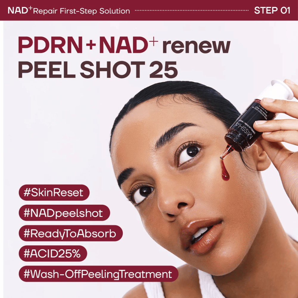 4. MISSHA Camellia PDRN NAD+ High-Potency Acid 25 Renew Peel Shot – modèle appliquant un peeling exfoliant sur la joue