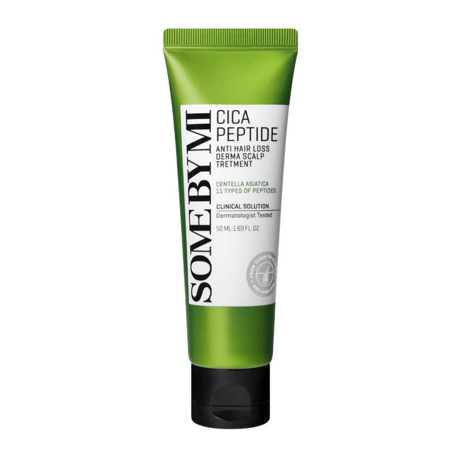 SOME BY MI Cica Peptide Anti Hair Loss Derma Scalp Treatment dans un tube vert et blanc avec un bouchon noir, produit contre la chute des cheveux et pour le soin du cuir chevelu.