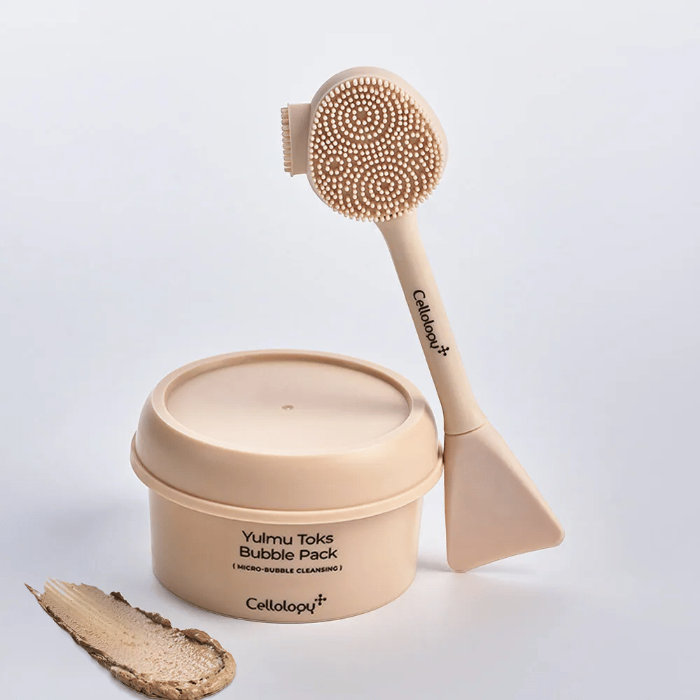 1. Cellolopy Cleaning Brush – brosse de nettoyage beige avec poils en silicone et spatule avec le Yulmu Toks Bubble Pack