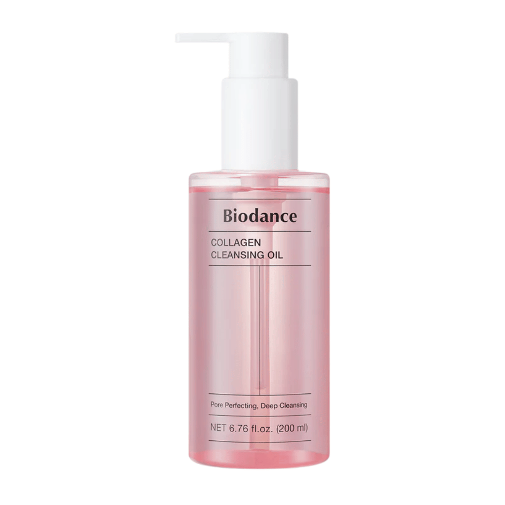 Image du produit de Biodance Collagen Cleansing Oil dans une bouteille rose translucide avec une pompe blanche, texte "Perfection des pores, Nettoyage en profondeur" et indication de volume 200 ml.