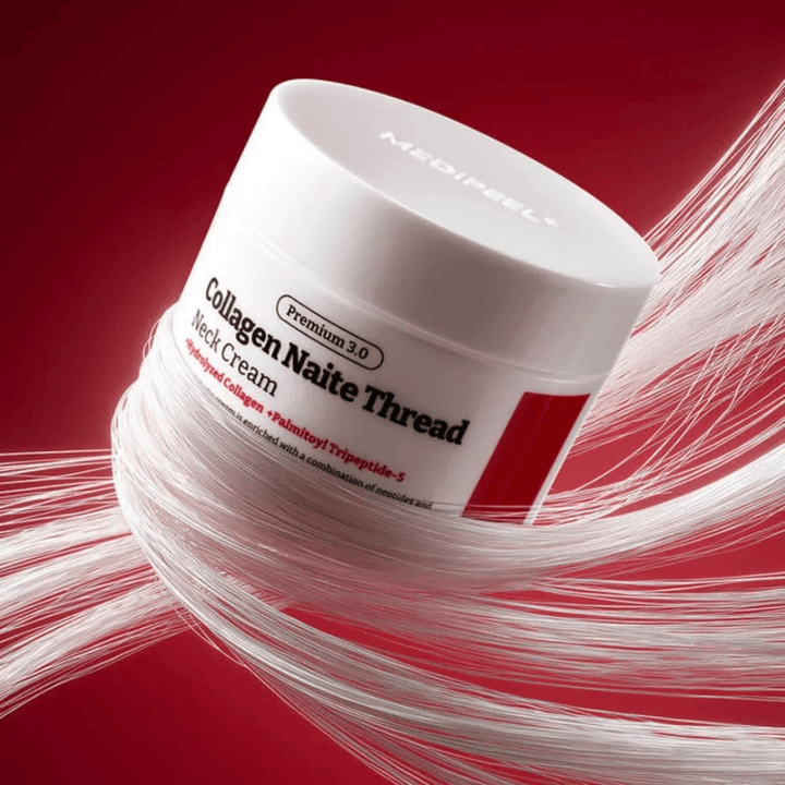 MEDIPEEL Collagen Naite Thread Neck Cream Premium 3.0 – crème raffermissante pour le cou avec collagène hydrolysé et peptides qui améliorent l'élasticité de la peau et réduisent les rides visibles sur le cou et le décolleté.