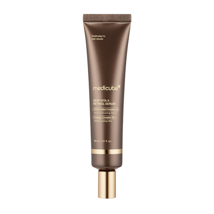 Medicube Deep Vita A Retinol Serum dans un tube brun avec des détails dorés, un produit anti-âge qui combine le rétinol et le collagène pour une peau plus ferme.