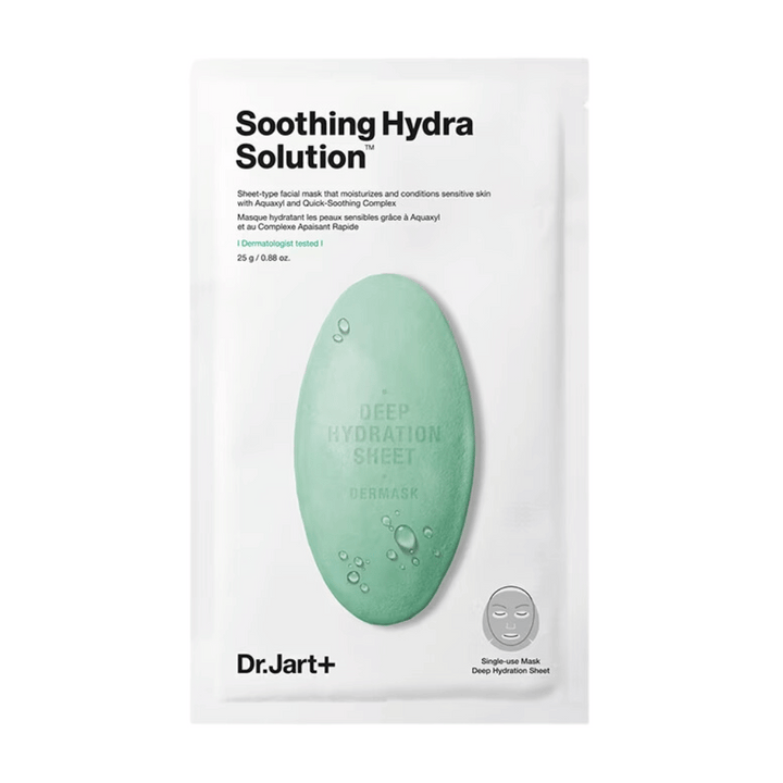 Un emballage de Dr.Jart+ "Soothing Hydra Solution" masque facial hydratant en profondeur, avec un design en forme de goutte d'eau verte sur un fond blanc. Le masque est un produit à usage unique destiné à une hydratation profonde.