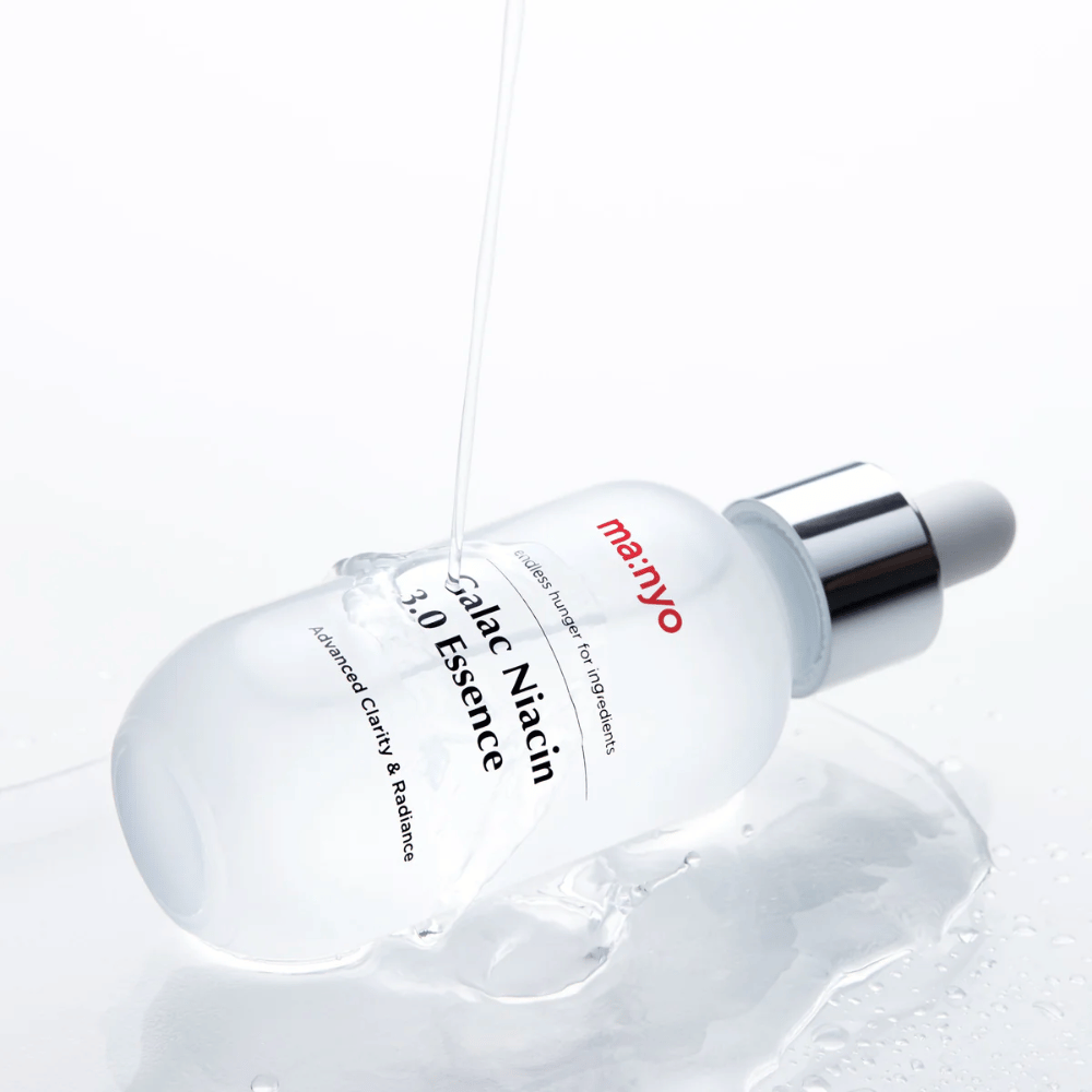 Ma:nyo Galac Niacin 3.0 Essence – essence hydratante et illuminatrice avec galactomyces et niacinamide qui améliore la clarté et la texture de la peau.