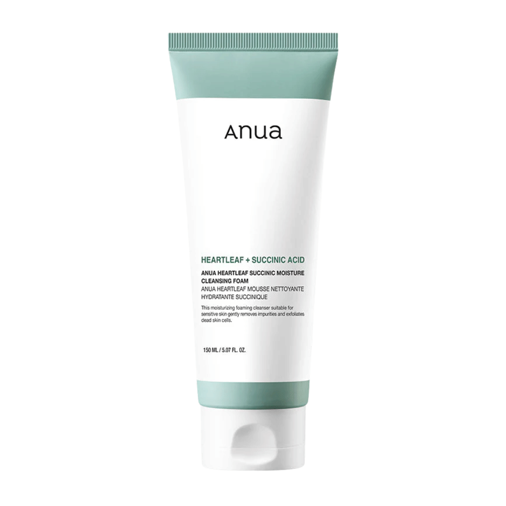Image de produit détourée sur fond neutre montrant Anua Heartleaf + Succinic Acid Moisture Cleansing Foam en détail. L’image met l’accent sur l’emballage, la taille et le design du produit pour une présentation claire du produit.