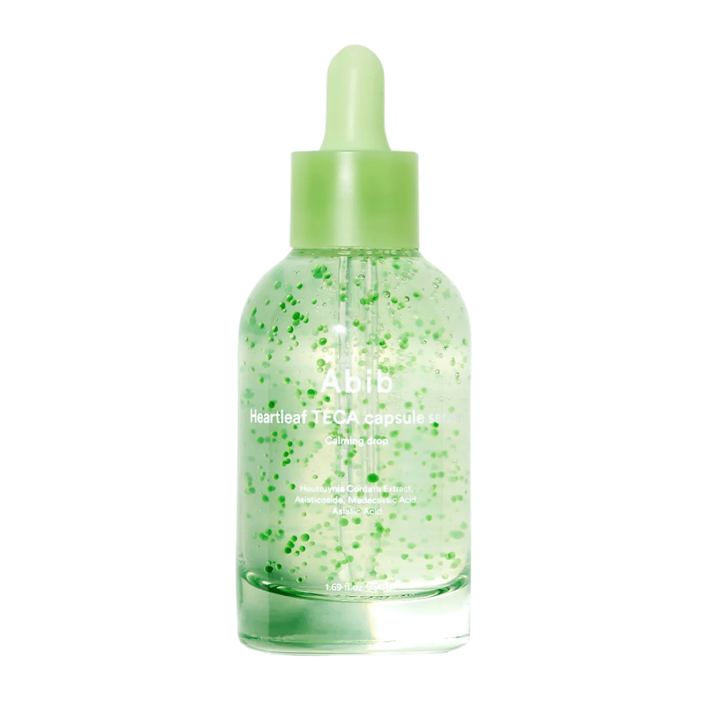 Image produit épurée de Abib Heartleaf TECA Capsule Serum avec des capsules vertes visibles dans le flacon et un focus sur le design apaisant du sérum.