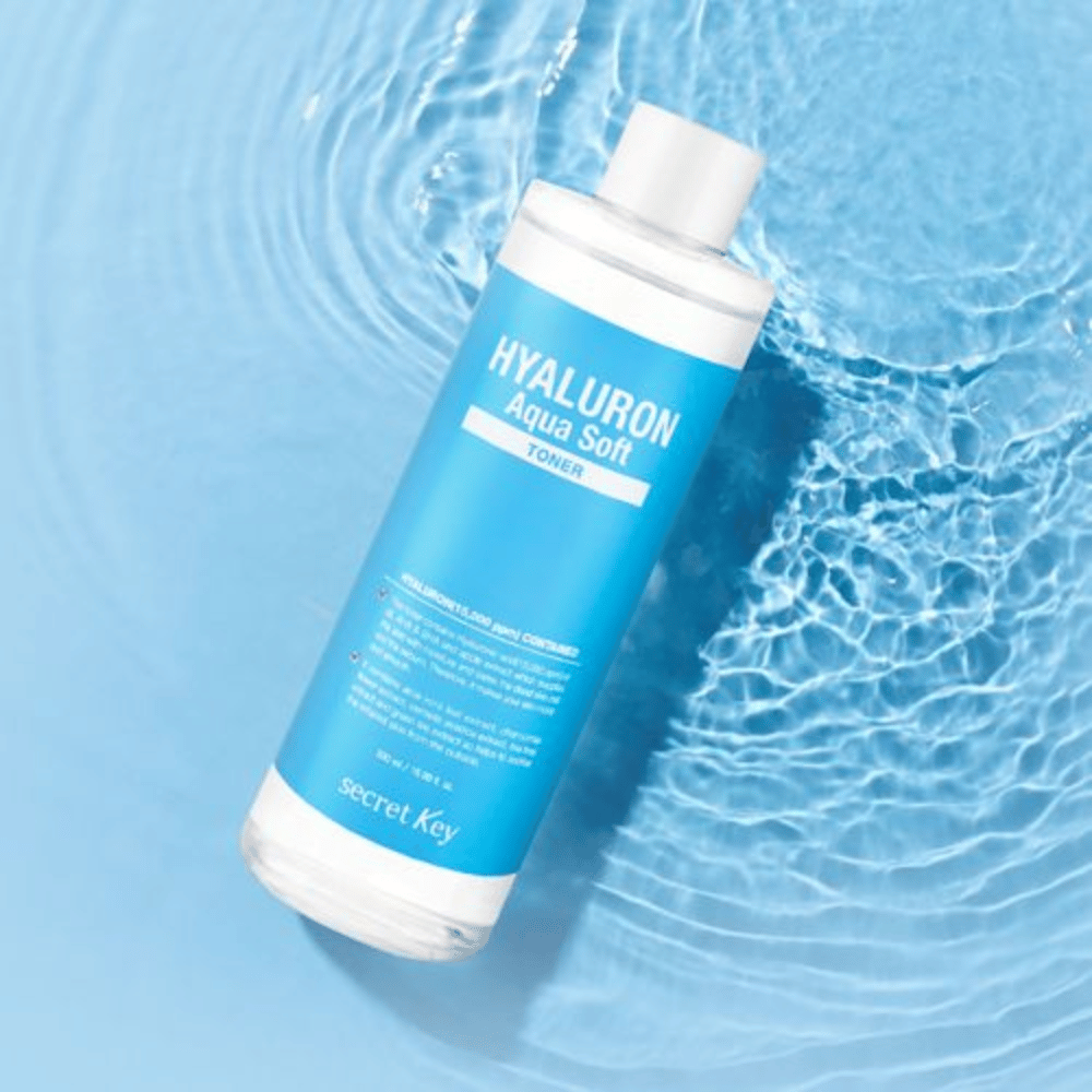 Hyaluron Aqua Soft Toner de Secret Key – eau tonique douce et hydratante avec 15 000 ppm d'acide hyaluronique qui apaise et rétablit l'équilibre de la peau.