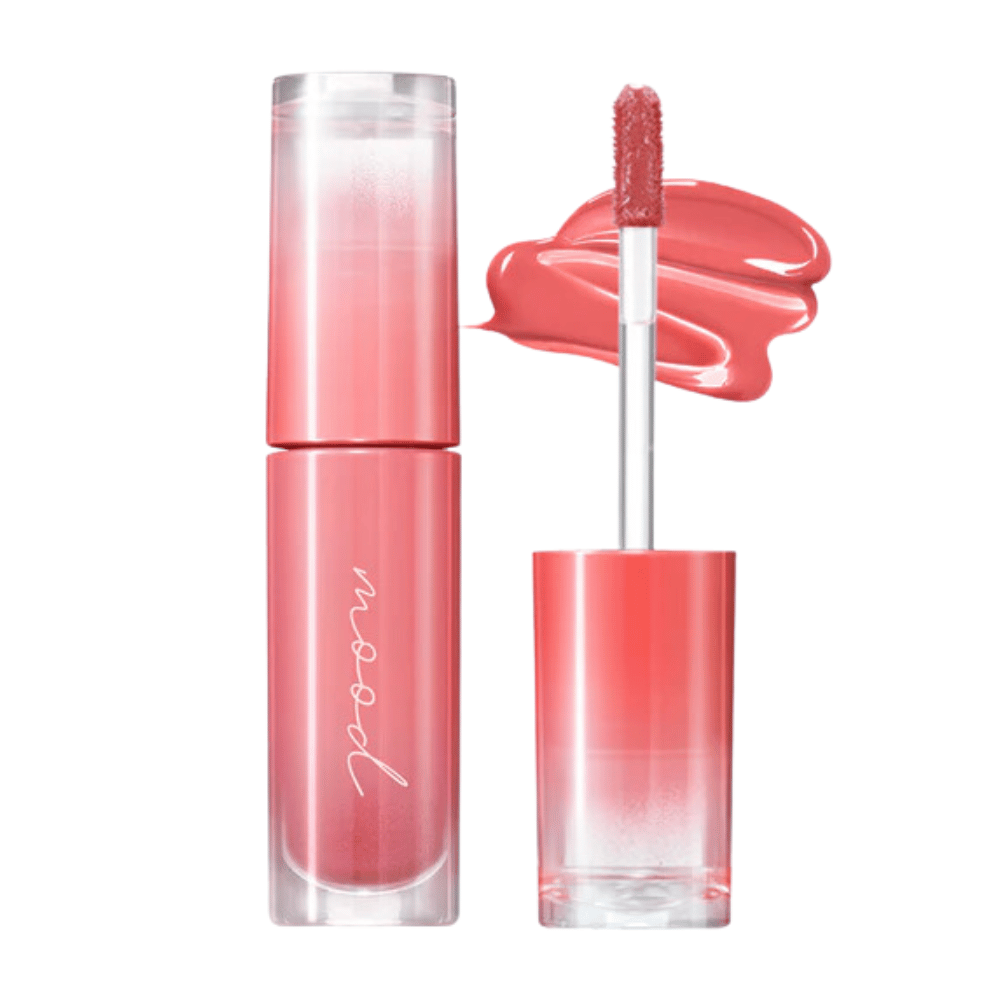 Ink Mood Glowy Tint est un brillant à lèvres avec une formule légère et brillante qui donne une couleur et une brillance naturelles aux lèvres. Parfait pour créer un look frais et éclatant. Disponible en plusieurs nuances.