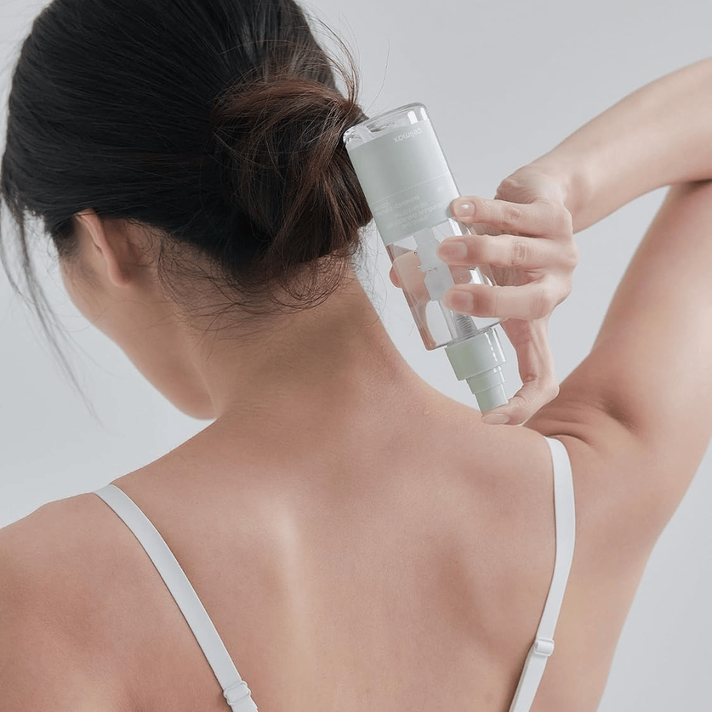 celimax Ji Woo Gae Heartleaf BHA Body Mist s’applique sur le dos et la nuque