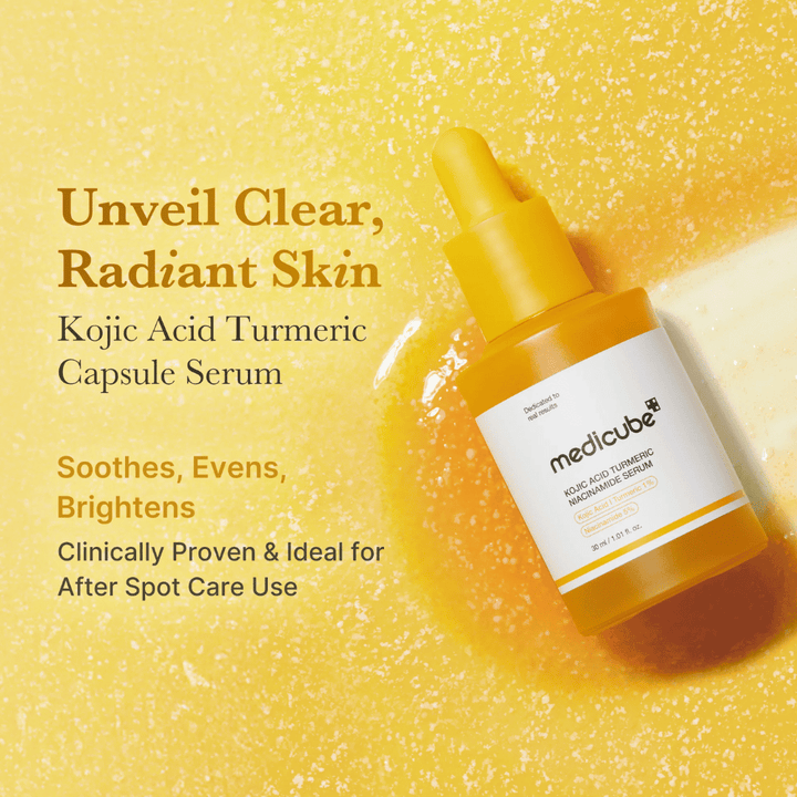Image de campagne de Medicube Kojic Acid Turmeric Niacinamide Serum avec une palette de couleurs jaune intense qui met en valeur l’éclat, la luminosité et les propriétés améliorant l’apparence de la peau. L’accent est mis sur l’apaisement de la peau, l’unification du teint et l’obtention d’un aspect plus net après des soins post-acné.