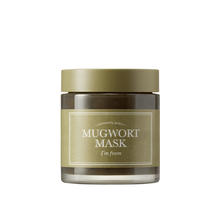 Image du produit de I'm From Mugwort Mask – un masque facial vert dans un pot en verre avec un couvercle et une étiquette vert olive, photographié sur un fond blanc.