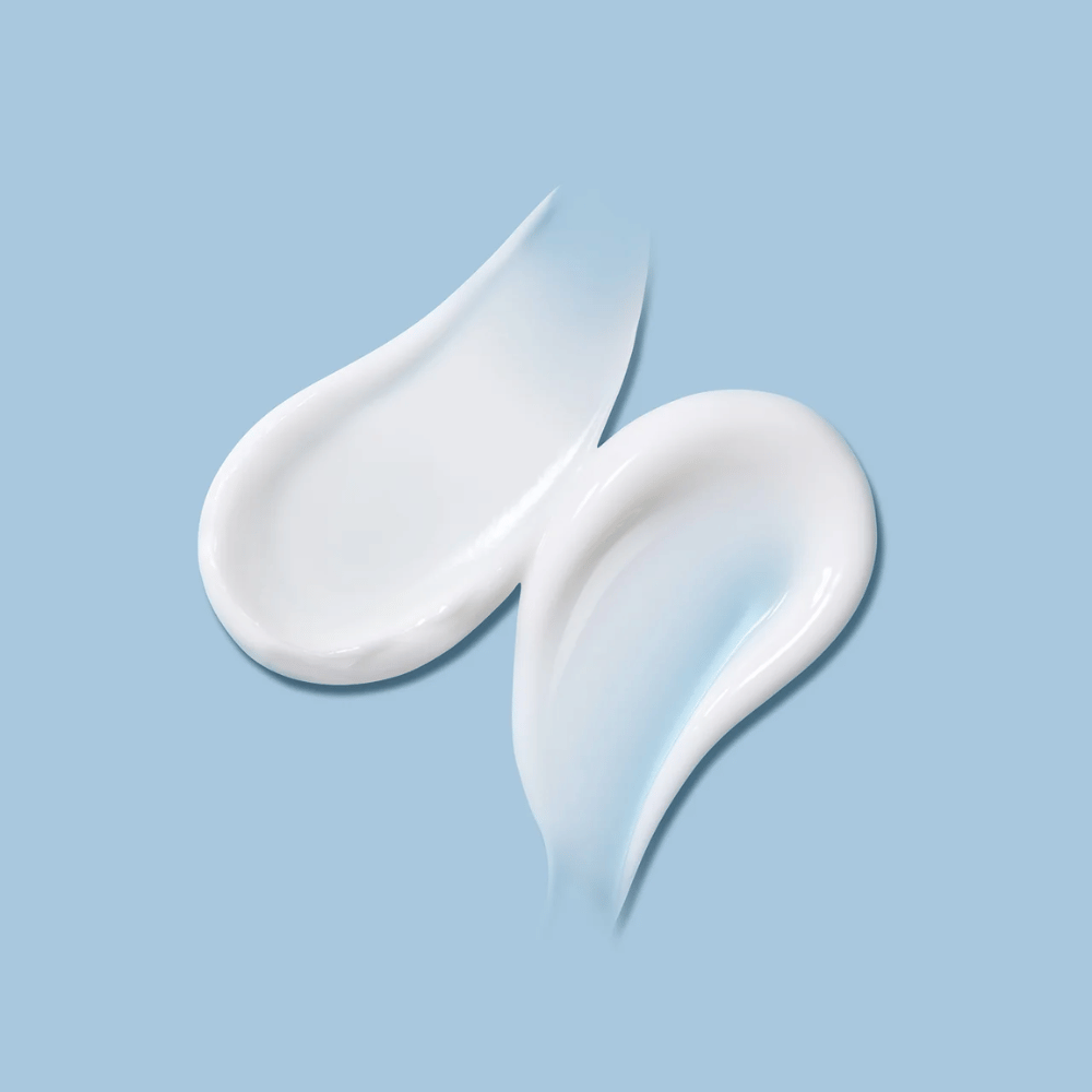 Texture de MADECA Cream Time Reverse Zero – crème soyeuse et légère qui procure une hydratation intense sans sensation grasse sur la peau.