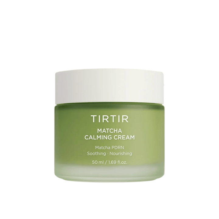 TIRTIR Matcha Calming Cream réduit les rougeurs et les irritations, apaise les peaux sensibles et offre un teint plus uniforme et équilibré.