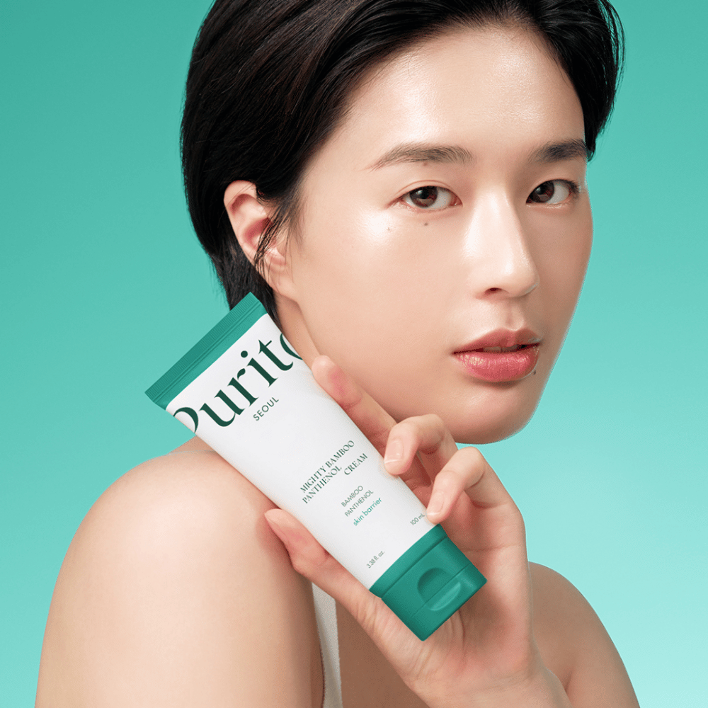 Purito Mighty Bamboo Panthenol Cream est une crème hydratante riche en nutriments contenant de l'extrait de bambou et du panthénol pour renforcer la barrière cutanée et apaiser la peau sensible. Elle hydrate en profondeur, réduit les rougeurs et laisse la peau douce et équilibrée. Parfait pour une utilisation quotidienne.