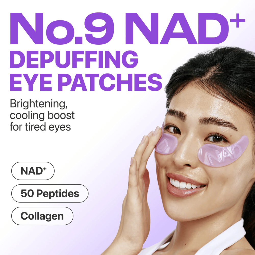 Femme avec des Patchs pour les Yeux Collagène numbuzen No.9 NAD+ sous les yeux – effet rafraîchissant et raffermissant pour les yeux fatigués.