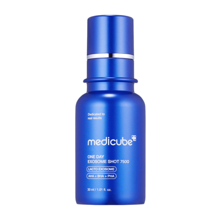 Medicube One Day Exosome Shot 7500 est une ampoule avancée enrichie en Lacto Exosome et AHA, BHA, PHA pour un soin intensif de la peau. Conçue pour améliorer la texture de la peau et réduire les pores visibles. Convient aux utilisateurs expérimentés avec une concentration de 7 500 PPM.