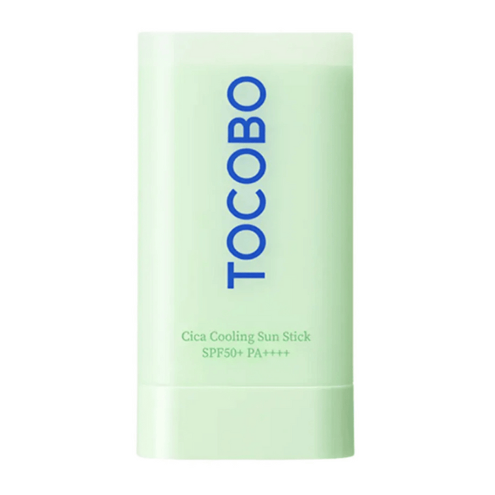 Tocobo Cica Cooling Sun Stick SPF50+ PA++++ dans un emballage vert menthe avec texte bleu, montré sur fond blanc.