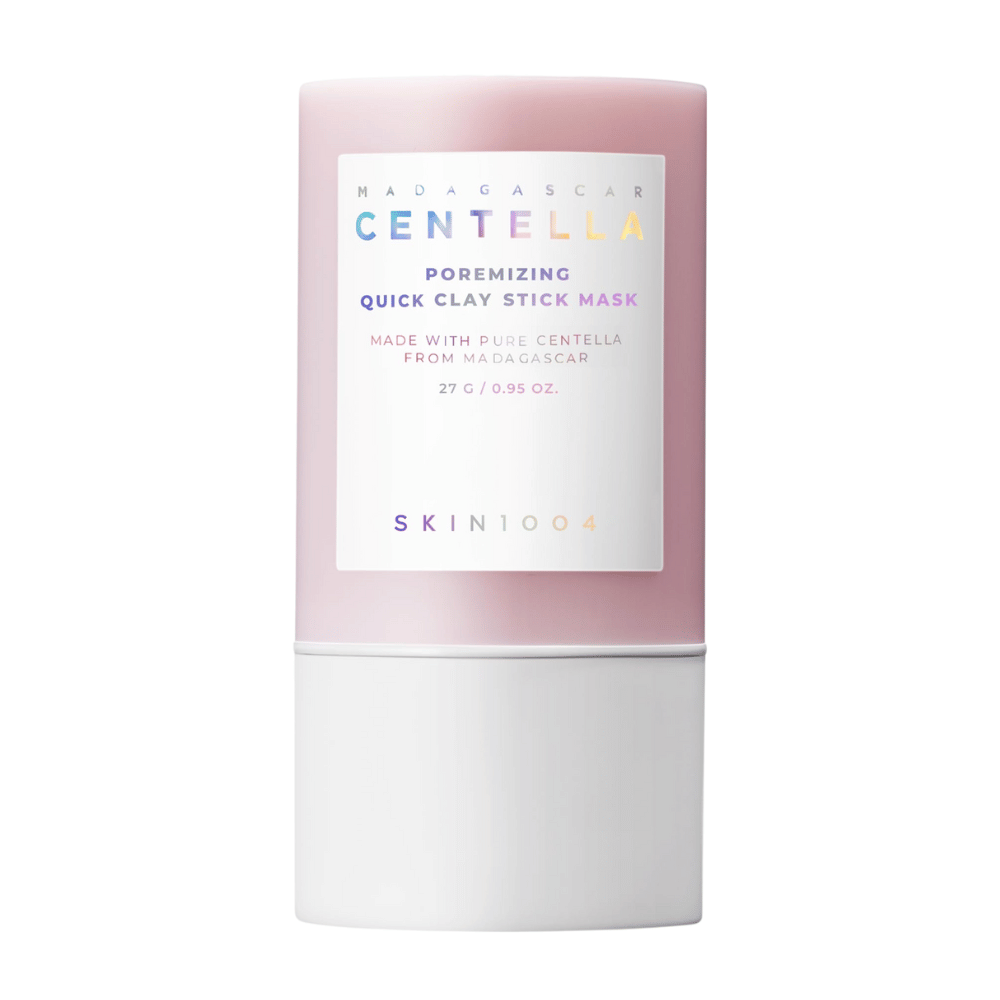 SKIN1004 Madagascar Centella Poremizing Quick Clay Stick Mask dans un emballage rose et blanc élégant. Masque d'argile en format stick pour une peau propre et fraîche.