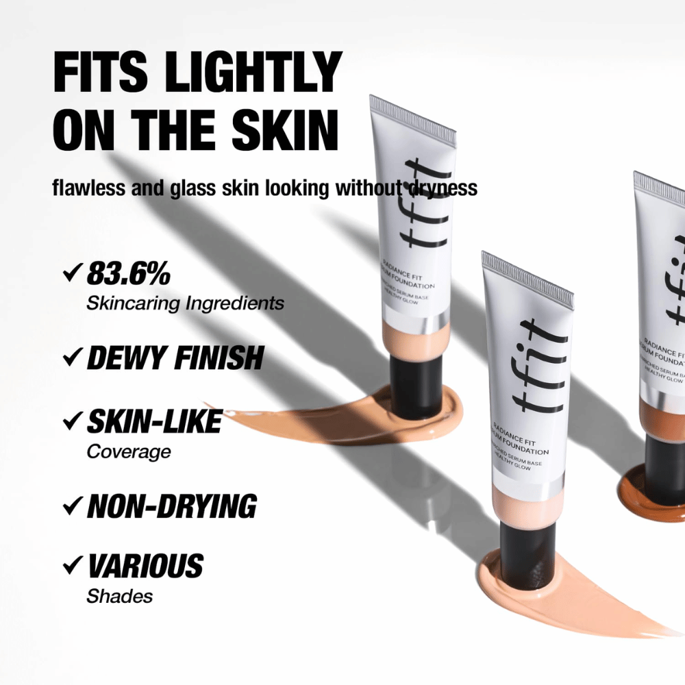 Tubes de TFIT Radiance Fit Serum Foundation placés sur une crème fond de teint avec un texte mettant en avant les caractéristiques du produit, y compris des ingrédients hydratants, une finition rosée et une couverture semblable à la peau.