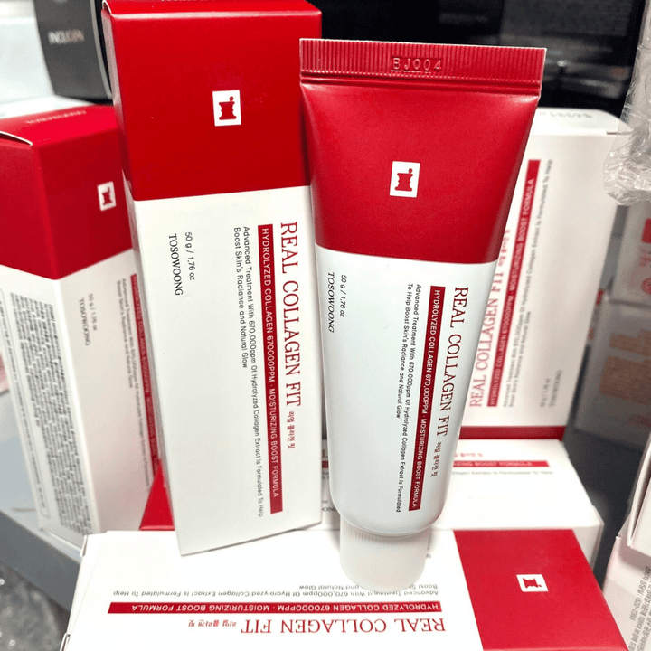 Tosowoong Real Collagen Fit contient du collagène hydrolysé et hydrate la peau en profondeur tout en renforçant l'élasticité de la peau. La formule améliore l'éclat de la peau et sa barrière naturelle, offrant un aspect frais et jeune. Idéal pour une utilisation quotidienne.