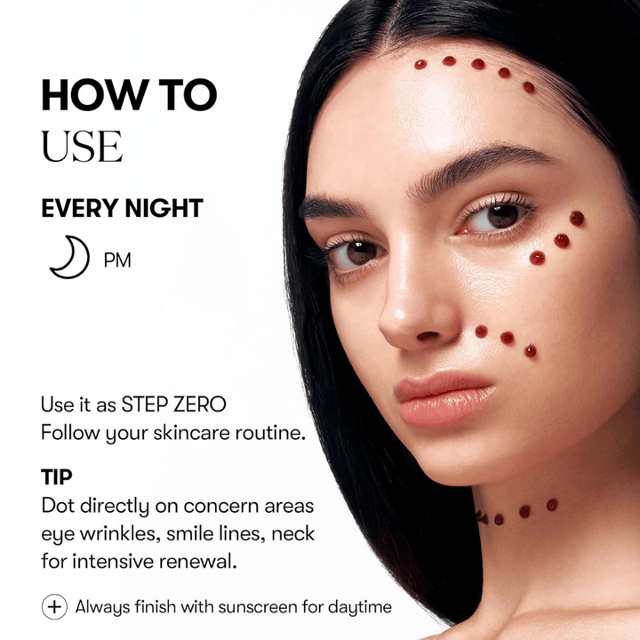 Le modèle montre comment VT Cosmetics Red Booster Reedle Shot 100 est appliqué par points sur le visage le soir, comme première étape de la routine de soins de la peau, pour un renouvellement intensif des rides, ridules et de la structure de la peau.