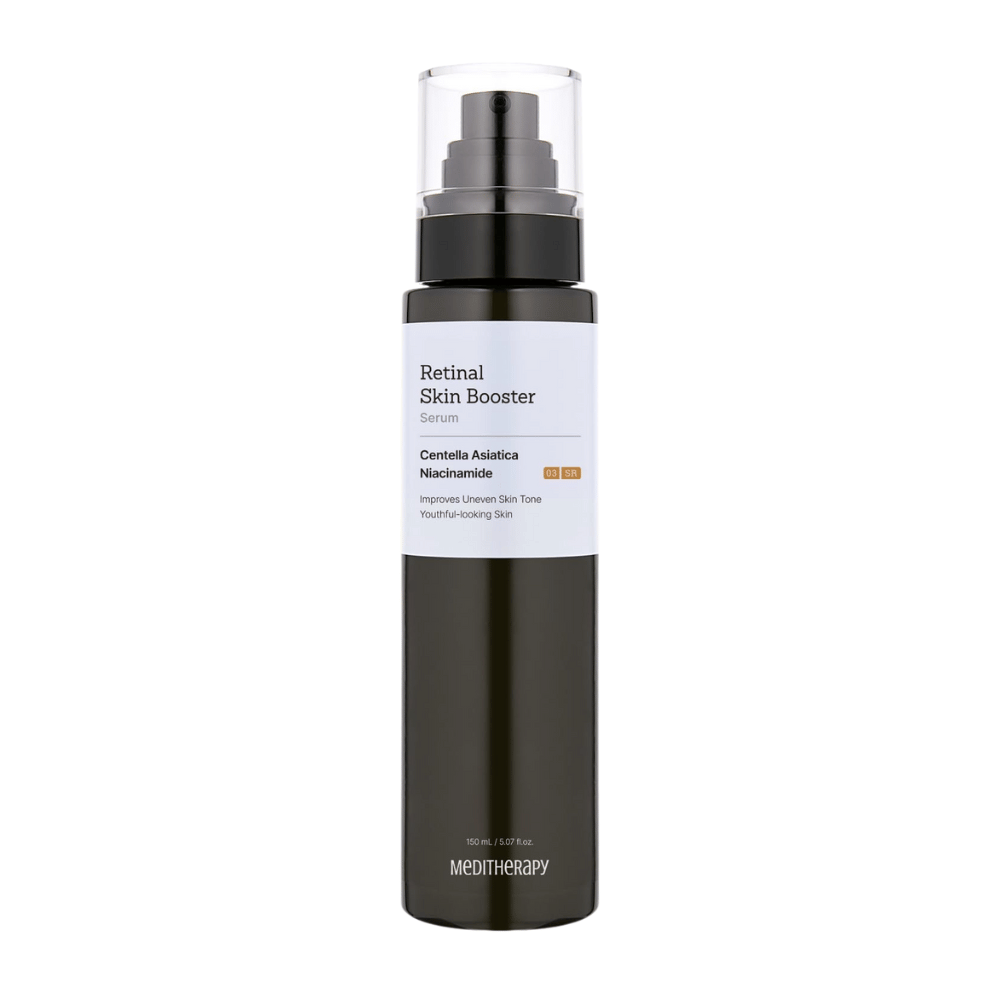 Meditherapy Retinal Skin Booster Serum dans un flacon pompe sombre. La formule avec Centella Asiatica et niacinamide améliore le teint de la peau et donne un éclat de jeunesse.