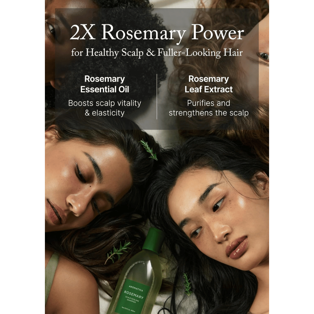 AROMATICA Rosemary Scalp Scaling Shampoo avec de l’huile de romarin et de l’extrait de romarin qui renforcent le cuir chevelu, nettoient en profondeur et favorisent des cheveux plus fournis.