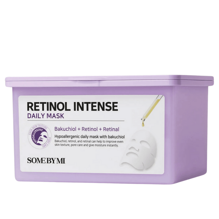 Cette image montre Some By Mi
"Retinol Intense Daily Mask." Ce masque facial quotidien contient du bakuchiol, du rétinol et du rétinal, qui aident à améliorer la texture de la peau, à minimiser les pores et à hydrater. Le produit est hypoallergénique et conçu pour une utilisation quotidienne.