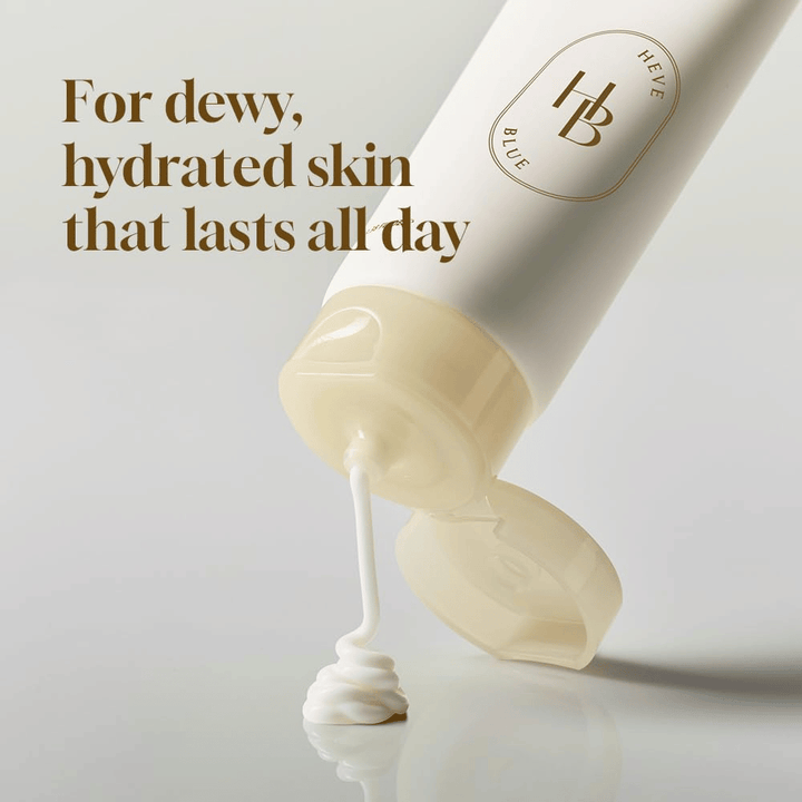 Salmon Caring Centella Cream avec PDRN 5000ppm qui est pressé hors du tube – hydratant crème visage pour une peau rosée et durablement hydratée.