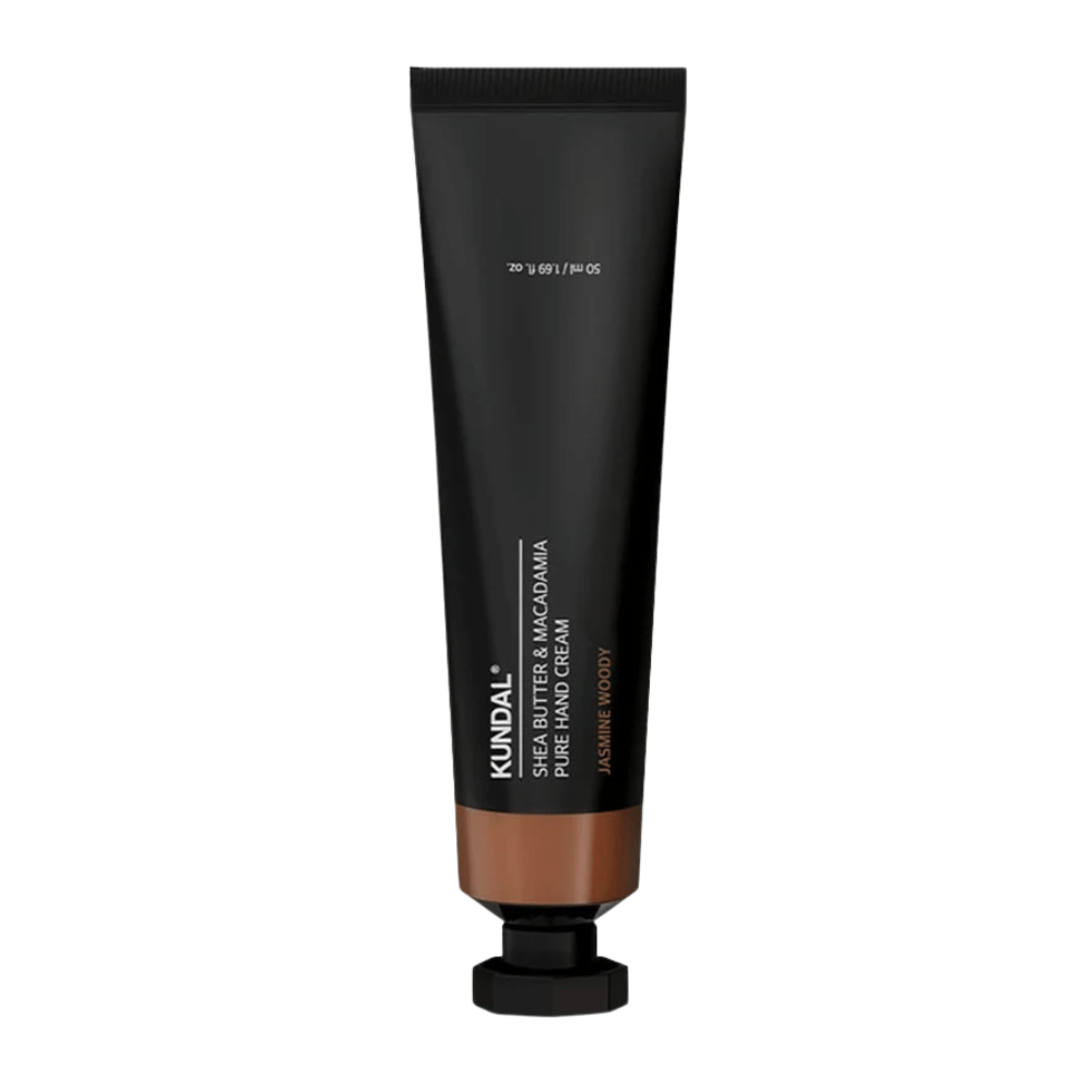 KUNDAL Shea Butter & Macadamia Pure Hand Cream Jasmine Woody debout sur fond blanc – crème pour les mains intensément hydratante au beurre de karité et macadamia pour un soin quotidien des mains.