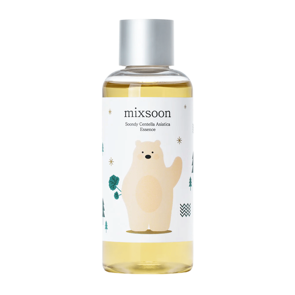 Image du produit de Mixsoon Soondy Centella Asiatica Essence dans une bouteille transparente avec une illustration d'ours, sur fond blanc.