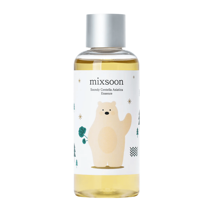 Image du produit de Mixsoon Soondy Centella Asiatica Essence dans une bouteille transparente avec une illustration d'ours, sur fond blanc.
