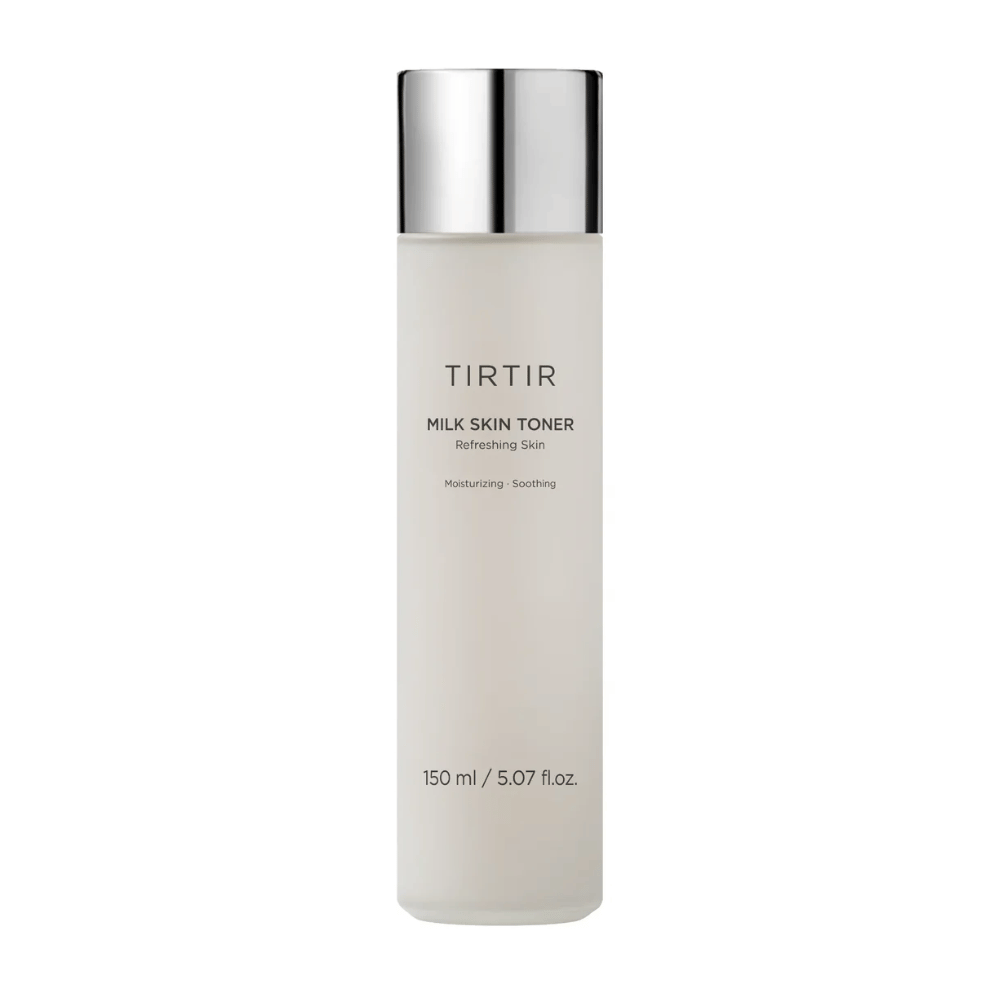 Image du produit de "TIRTIR MILK SKIN TONER", un tonique pour la peau qui promet des effets rafraîchissants et apaisants. Le contenu est de 150 ml.
