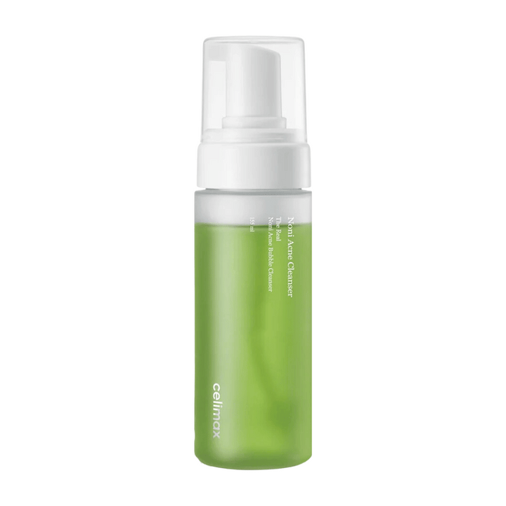 La bouteille avec The Real Noni Acne Bubble Cleanser montre un ton frais et vert, ce qui indique des ingrédients naturels. Le distributeur à pompe la rend conviviale et parfaite pour créer un nettoyant moussant riche. Idéal pour combattre l'acné et donner à la peau une sensation claire et propre.