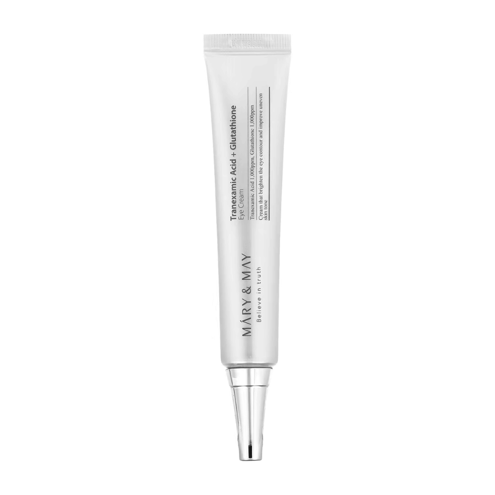 Image du produit sur un tube blanc de MARY & MAY avec "Tranexamic Acid + Glutathione Eye Cream". Le texte sur l'emballage met en avant ses propriétés pour éclaircir et traiter la zone autour des yeux. Le tube est conçu pour une application facile et précise.