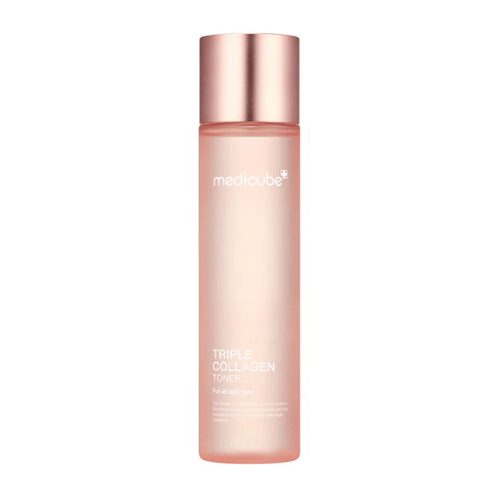 Medicube Triple Collagen Toner 4.0 dans une bouteille rose avec un bouchon couleur or rose, un toner hydratant pour tous les types de peau.