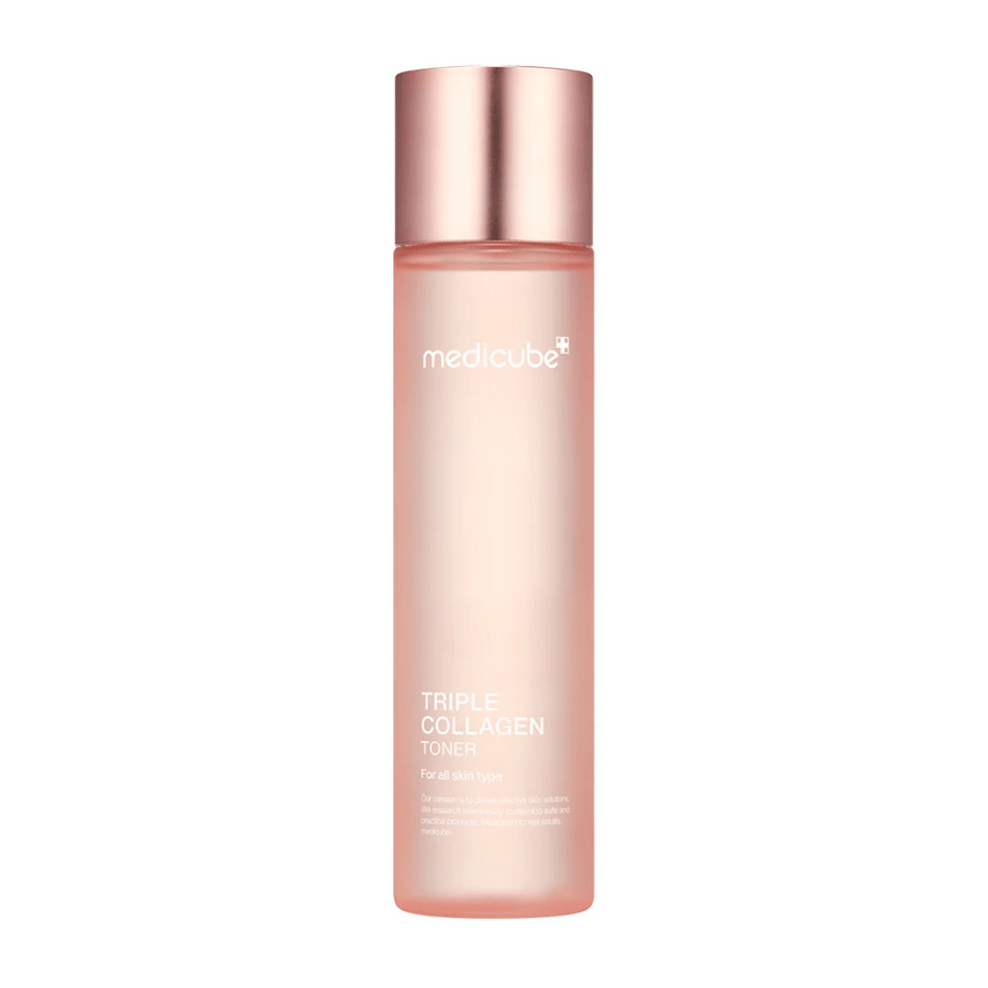 Medicube Triple Collagen Toner 4.0 dans une bouteille rose avec un bouchon couleur or rose, un toner hydratant pour tous les types de peau.