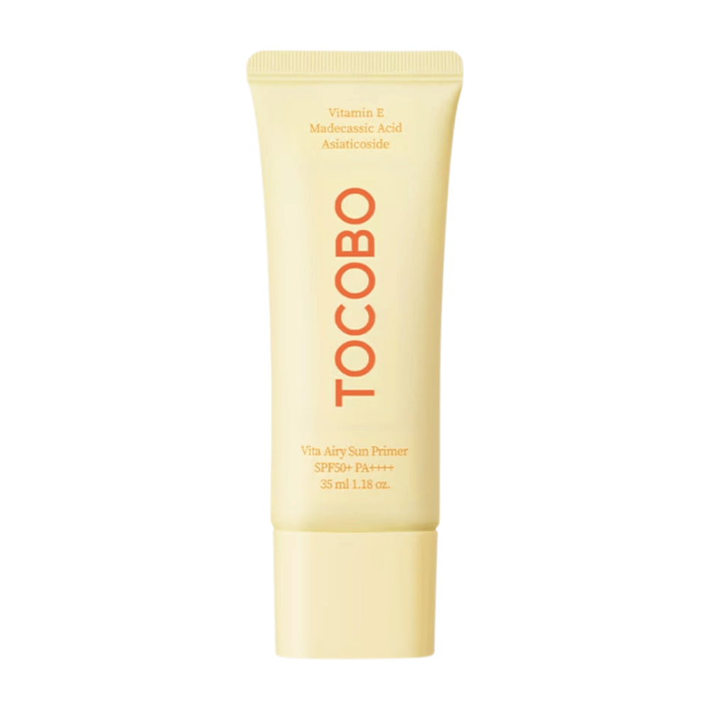 TOCOBO Vita Airy Sun Primer combine SPF50+ avec fonction de base. Contient de la vitamine E et du madecassoside pour apaiser, protéger et donner une finition uniforme.