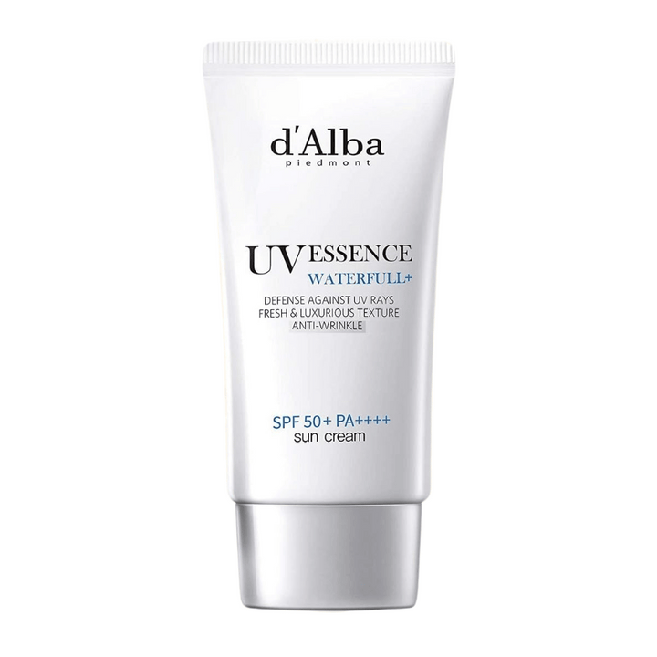 Image produit de d'Alba UV Essence Waterfull+ Sun Cream avec SPF 50+ PA++++ dans un tube blanc et argenté, photographié sur un fond blanc.