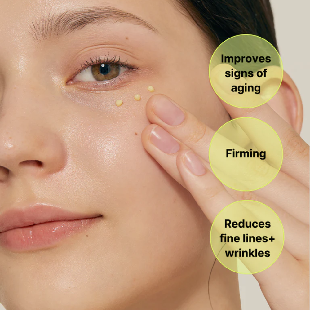 Le visage d'une femme avec des rides visibles, indiquant des signes de vieillissement et une élasticité réduite, utilisant COSRX Retinol 0.1 Crème 20ml.